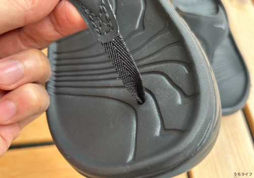 HOKA リカバリーサンダル トング